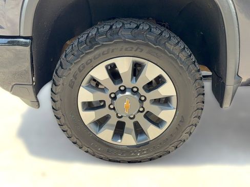 Used 2024 Chevrolet Silverado 2500 Custom AWD/4WD image 13