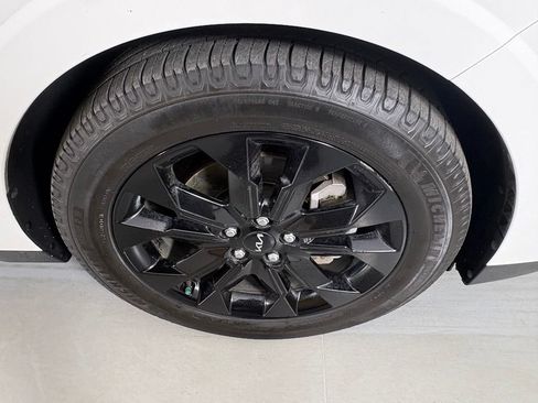 Used 2024 Kia Carnival SX Prestige FWD image 11