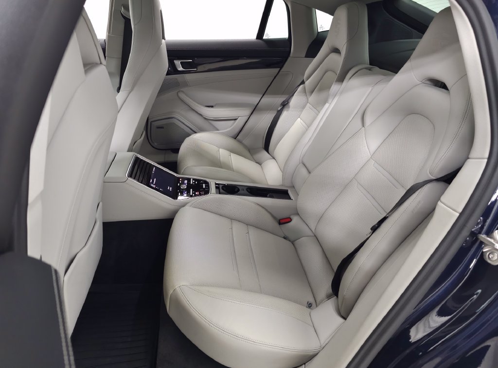 Used 2022 Porsche Panamera 4S AWD/4WD image 36
