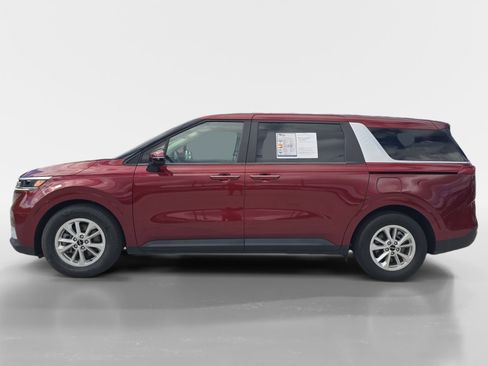 Used 2024 Kia Carnival LX FWD image 6