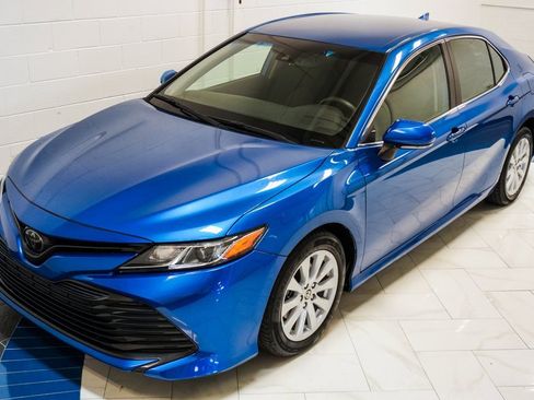 Used 2020 Toyota Camry LE image 38