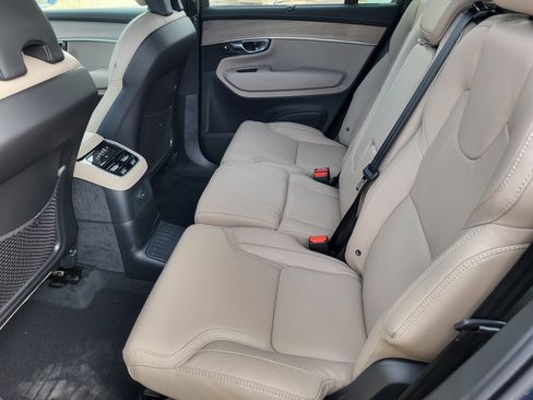New 2026 Volvo XC90 T8 Ultra w/ Protection Package Premier AWD/4WD image 18