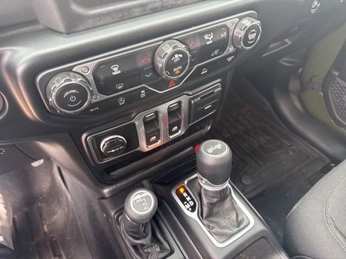 Used 2021 Jeep Wrangler Sport image 3