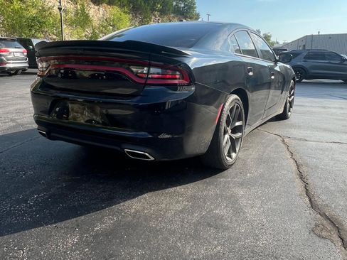 Used 2021 Dodge Charger SXT w/ Blacktop Package RWD image 5