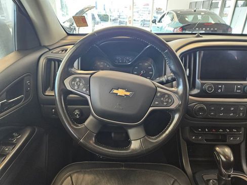 Used 2022 Chevrolet Colorado Z71 AWD/4WD image 17