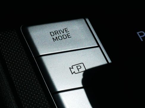 Certified 2026 Hyundai Elantra SE FWD image 25