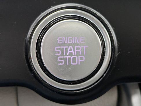 Used 2024 Kia Carnival LX image 32