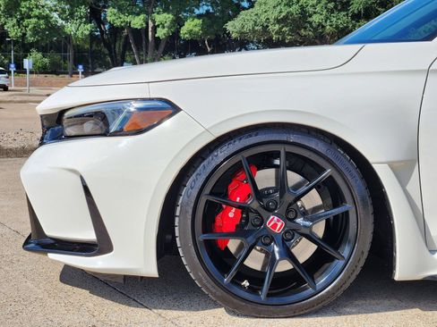 Used 2024 Honda Civic Type R image 8