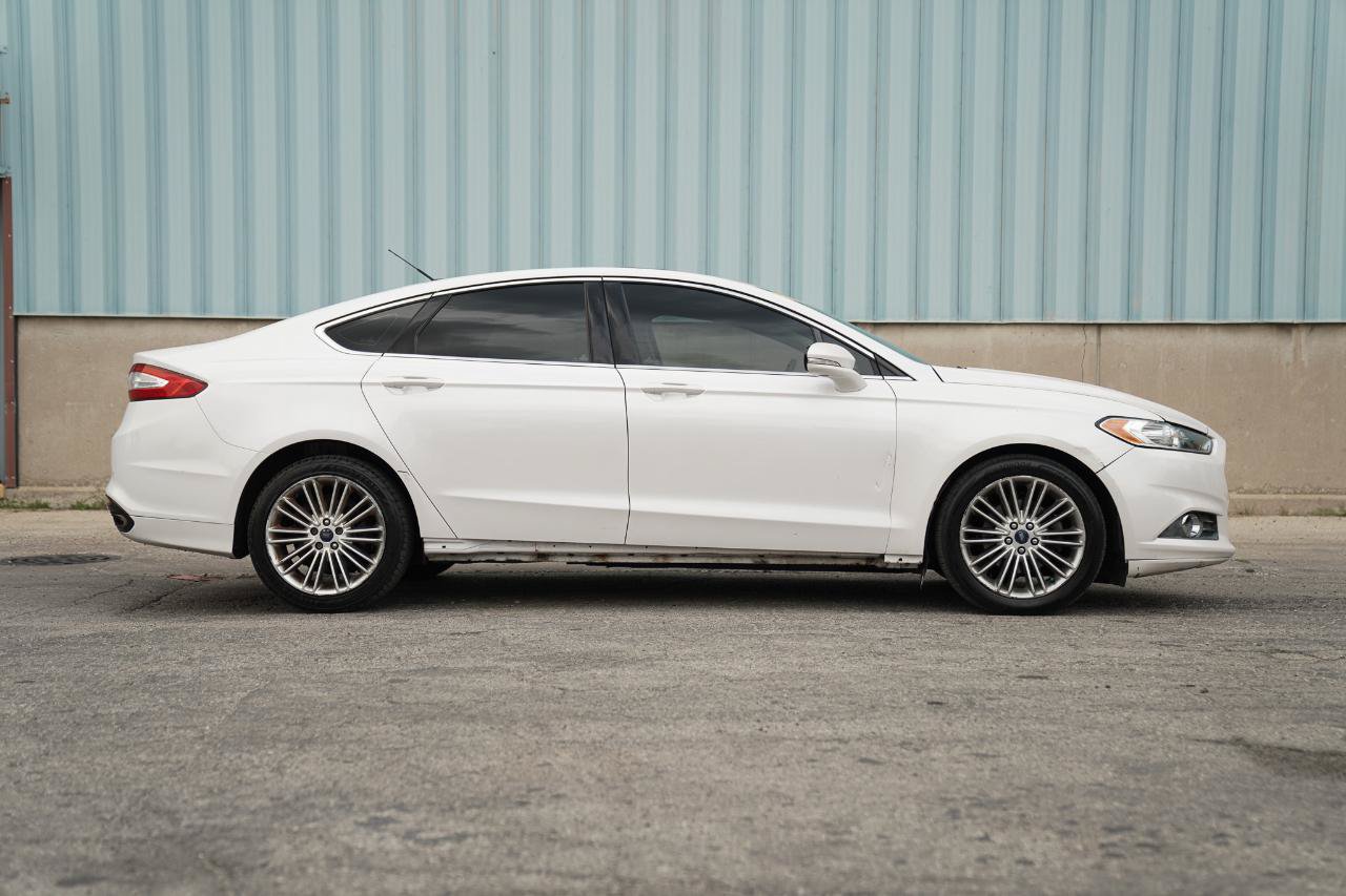Used 2016 Ford Fusion SE w/ Equipment Group 202A AWD/4WD image 9