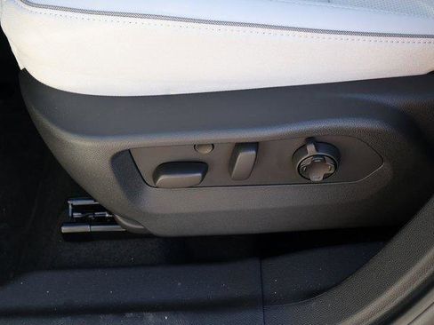 New 2026 Buick Envision Avenir image 25