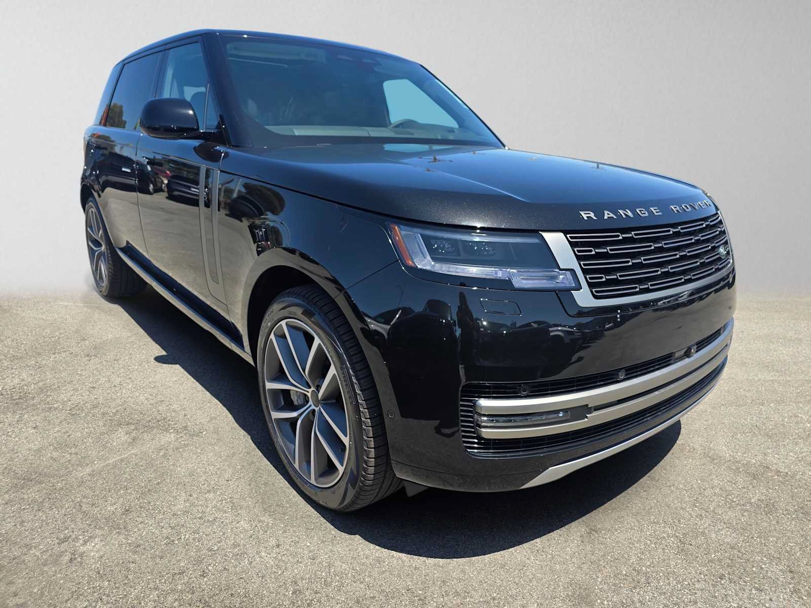 New 2026 Land Rover Range Rover Long Wheelbase SE AWD/4WD image 7