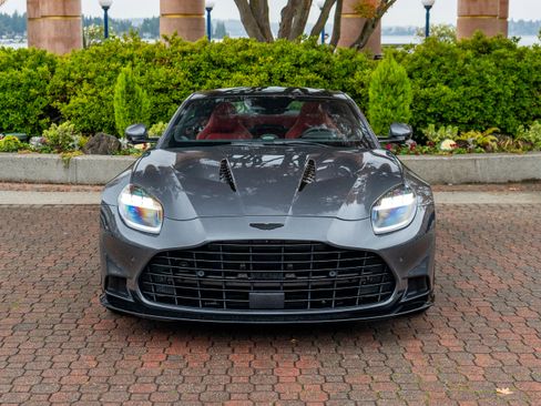 New 2025 Aston Martin Vanquish image 7