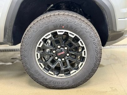 New 2026 GMC Canyon AT4 w/ LPO, Off Road Lift Package