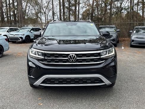 Used 2023 Volkswagen Atlas Cross Sport SE image 2