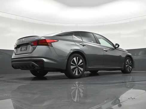Used 2022 Nissan Altima 2.5 SV w/ SV Premium Package FWD image 27