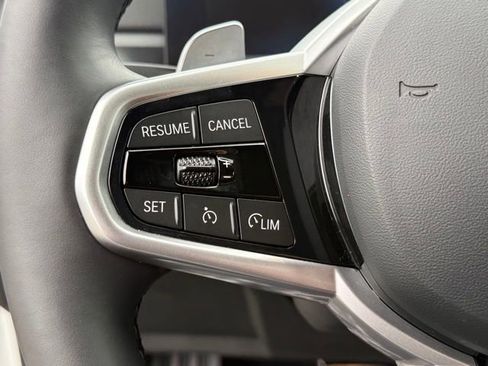 Used 2025 BMW 330i Sedan w/ M Sport Package image 23