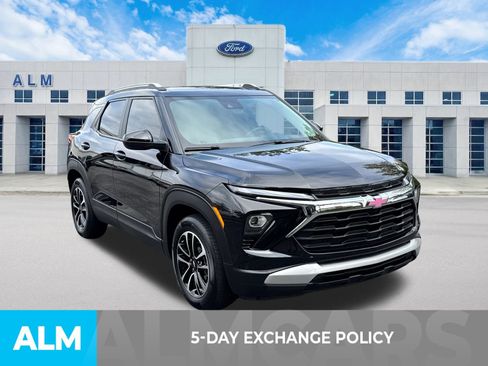 Used 2024 Chevrolet TrailBlazer LT w/ Driver Confidence Package image 4