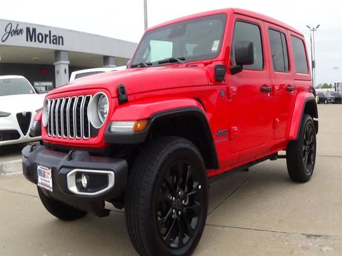 Certified 2025 Jeep Wrangler Unlimited Sahara w/ Safety Group AWD/4WD image 2