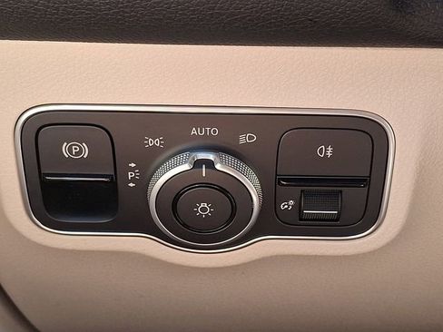 Used 2024 Mercedes-Benz EQB 300 4MATIC w/ Winter Package image 28