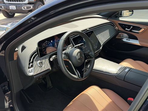 Used 2026 Mercedes-Benz E 350 4MATIC Sedan image 5