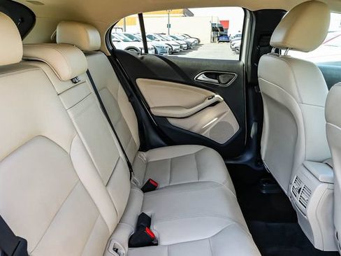 Used 2017 Mercedes-Benz GLA 250 image 19