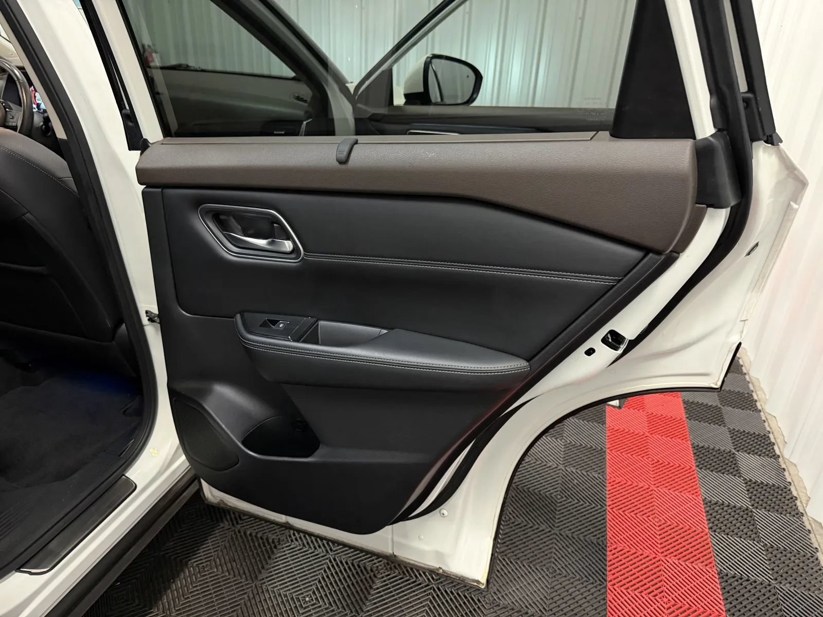 Used 2022 Nissan Rogue Platinum w/ Head-Up Display Package FWD image 40