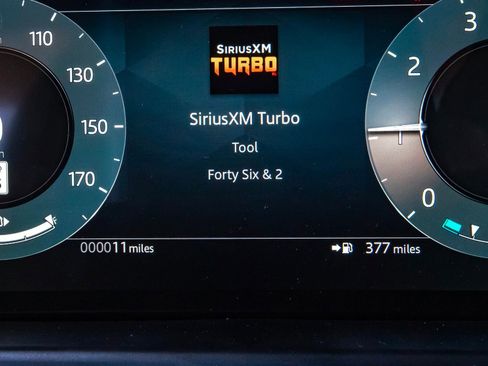 New 2026 Land Rover Range Rover Velar Dynamic SE image 10