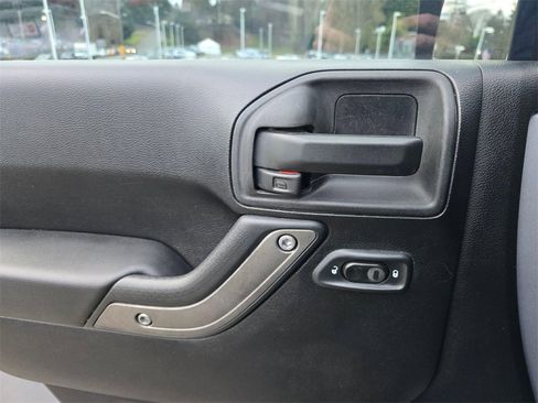 Used 2013 Jeep Wrangler Unlimited Sport image 29