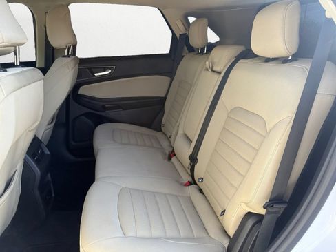 Used 2024 Ford Edge SE AWD/4WD image 11