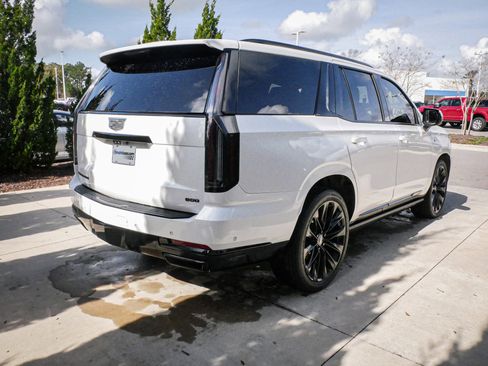 Used 2025 Cadillac Escalade Sport Platinum w/ LPO, ONYX Package image 11
