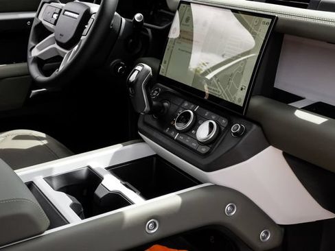 New 2026 Land Rover Defender 110 S AWD/4WD image 31