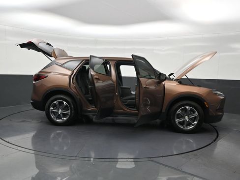 Used 2024 Chevrolet Blazer LT FWD image 32