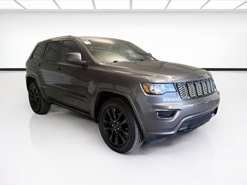 Used 2019 Jeep Grand Cherokee Altitude AWD/4WD image 3
