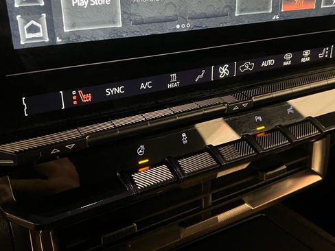 Used 2025 GMC Hummer EV 2X image 23