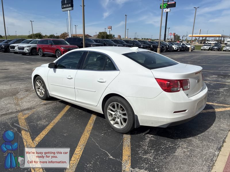 Used 2015 Chevrolet Malibu LT w/ Power Convenience Package FWD image 3