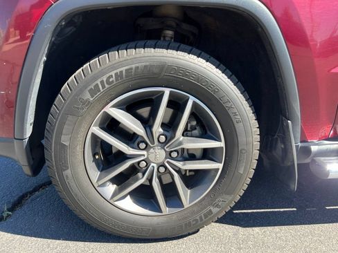 Used 2017 Jeep Grand Cherokee Limited AWD/4WD image 14