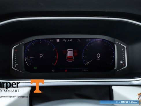 Used 2025 Volkswagen Taos SEL image 27