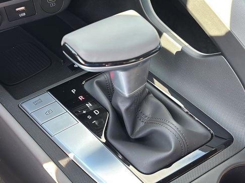 Certified 2025 Hyundai Elantra Sport image 42