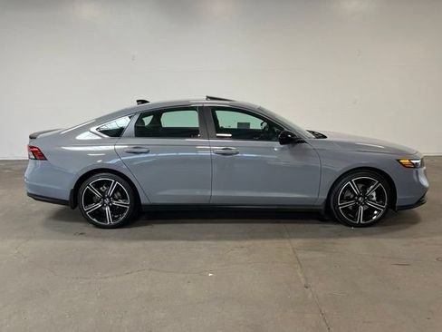 Used 2025 Honda Accord Sport image 2