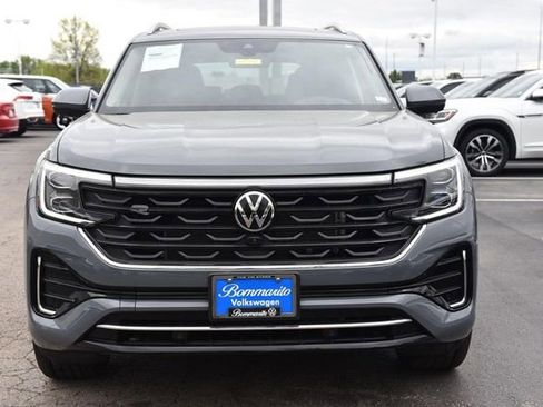 Certified 2025 Volkswagen Atlas SEL Premium R-Line image 4