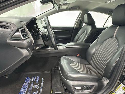 Used 2021 Toyota Camry SE image 10