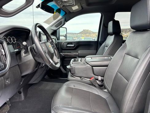 Used 2022 Chevrolet Silverado 2500 LTZ w/ Z71 Off-Road Package image 11