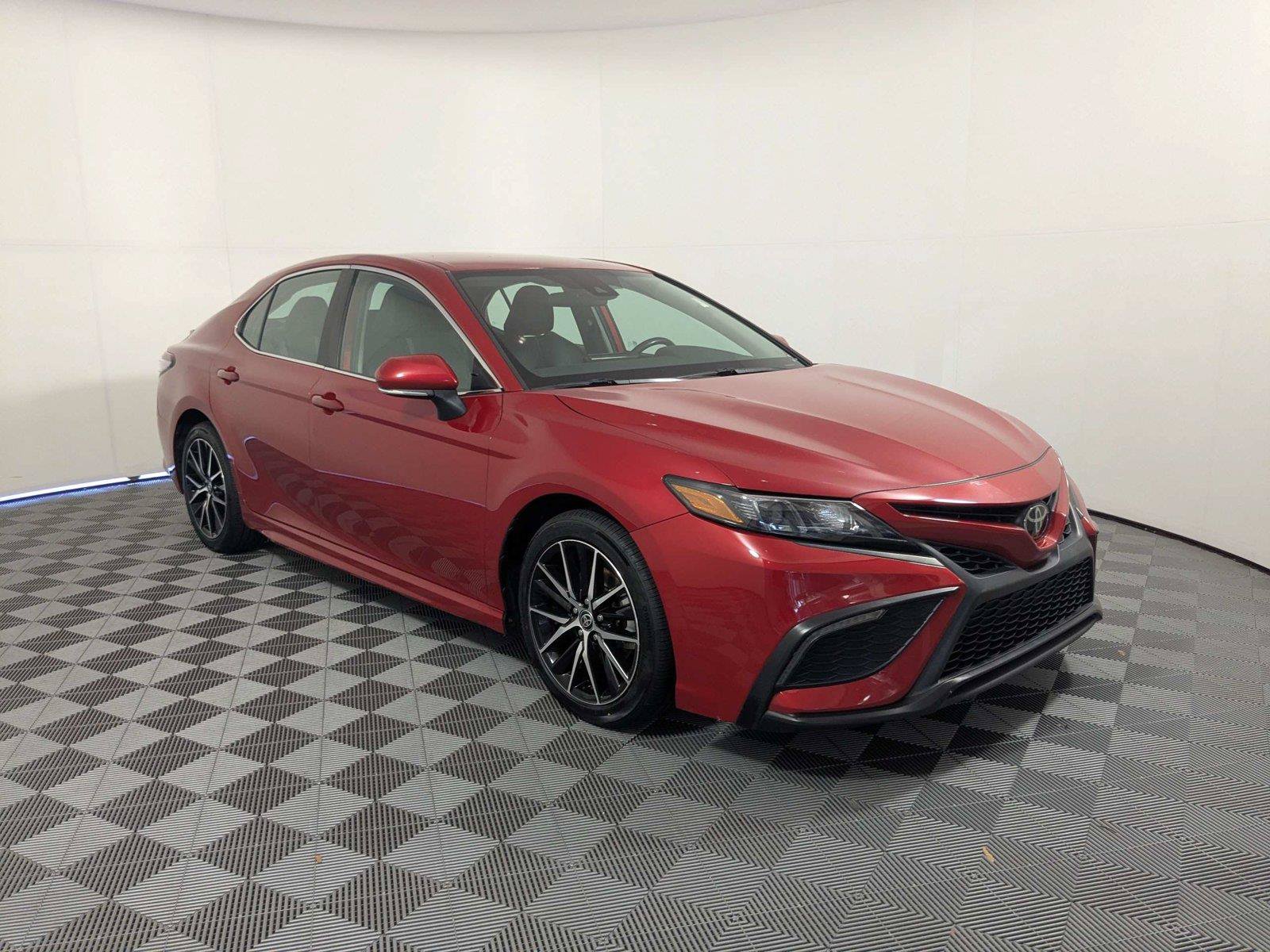Certified 2023 Toyota Camry SE FWD image 3