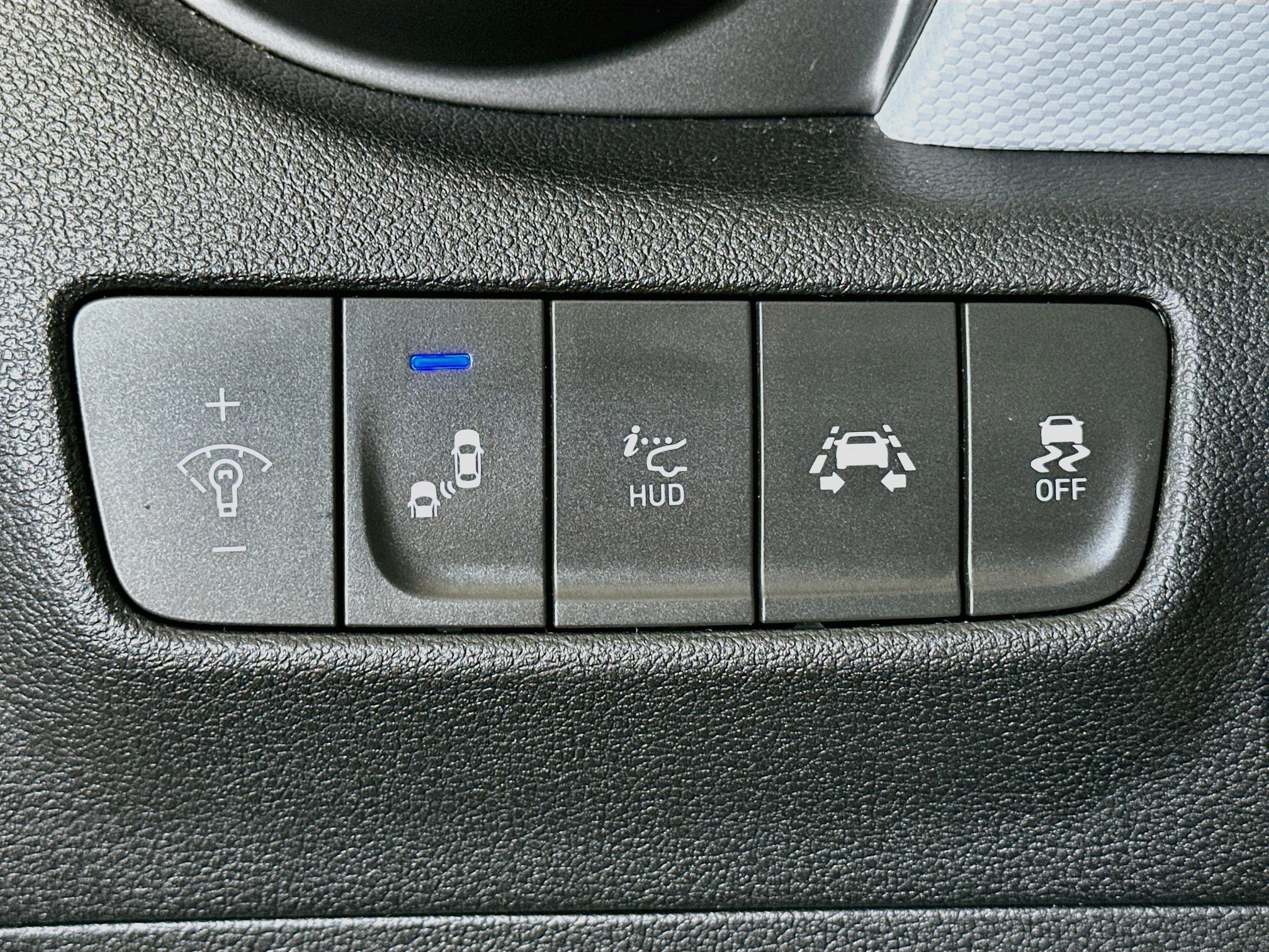 Used 2018 Hyundai Kona Ultimate AWD/4WD image 17