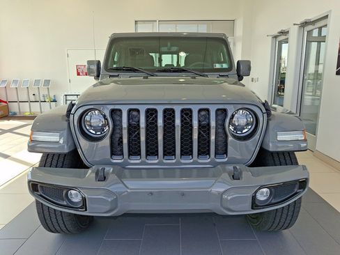 Used 2023 Jeep Gladiator Overland AWD/4WD image 2