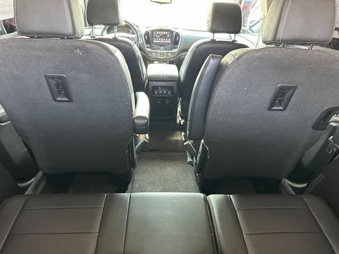 Used 2019 Chevrolet Traverse LT w/ LT Premium Package FWD image 9