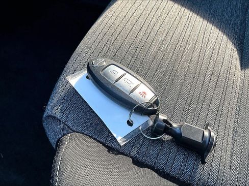Used 2021 Nissan Rogue S FWD image 14