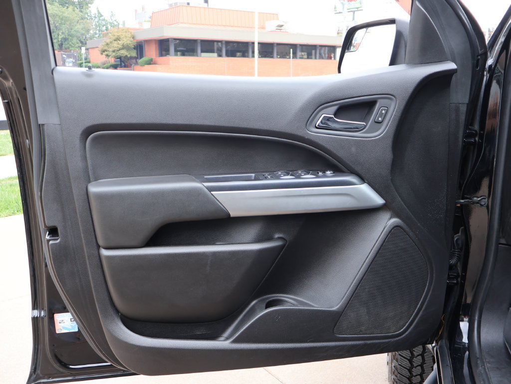 Used 2019 Chevrolet Colorado ZR2 w/ ZR2 Midnight Special Edition AWD/4WD image 36