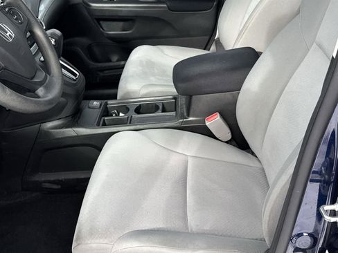 Used 2015 Honda CR-V LX image 11