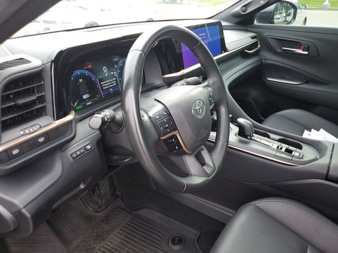 Certified 2023 Toyota Crown w/ Advanced Technology Package AWD/4WD image 18